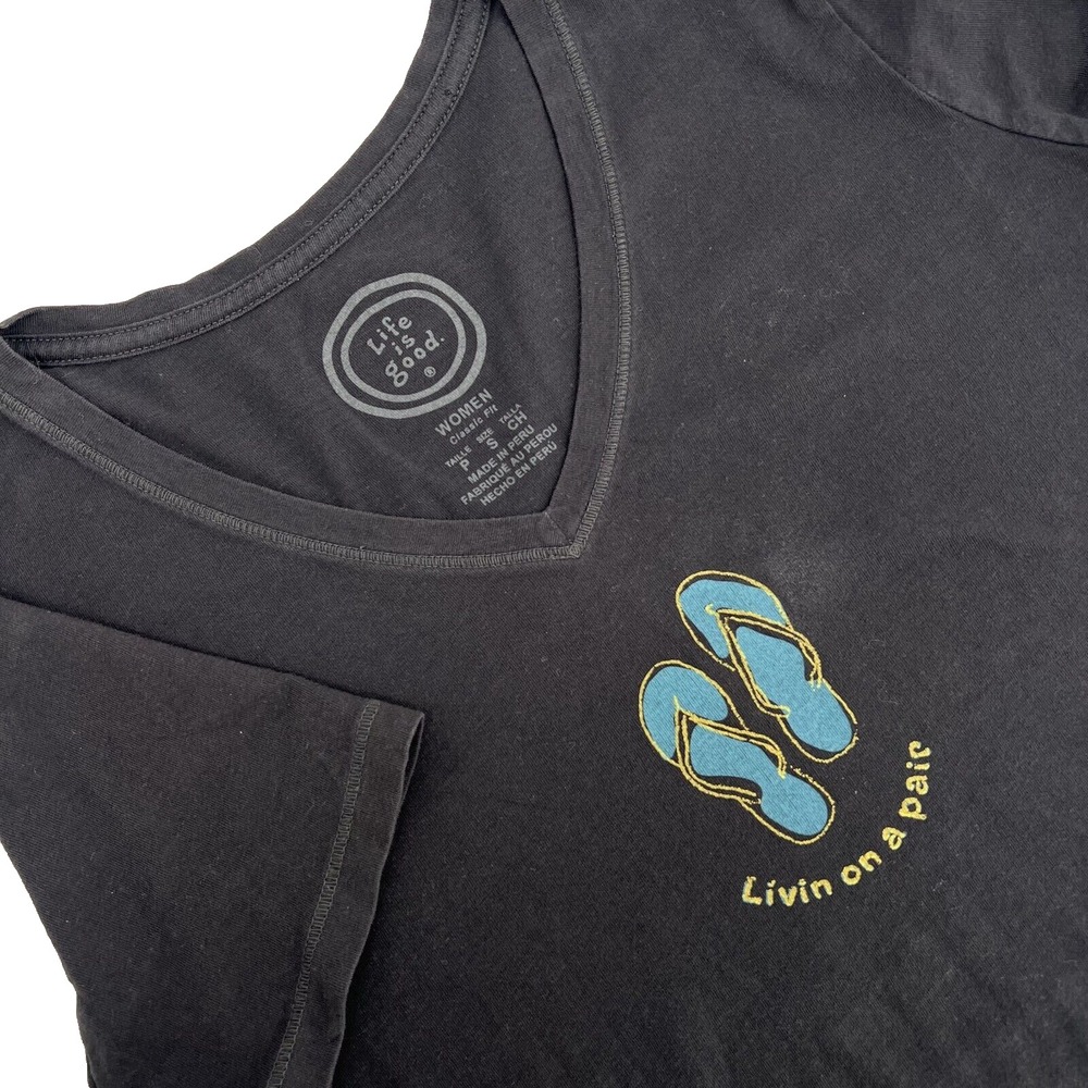 LIFE IS GOOD Women's S Gray Cap-Sleeve V-Neck LIVIN ON A PAIR Flip Flops T-Shirt